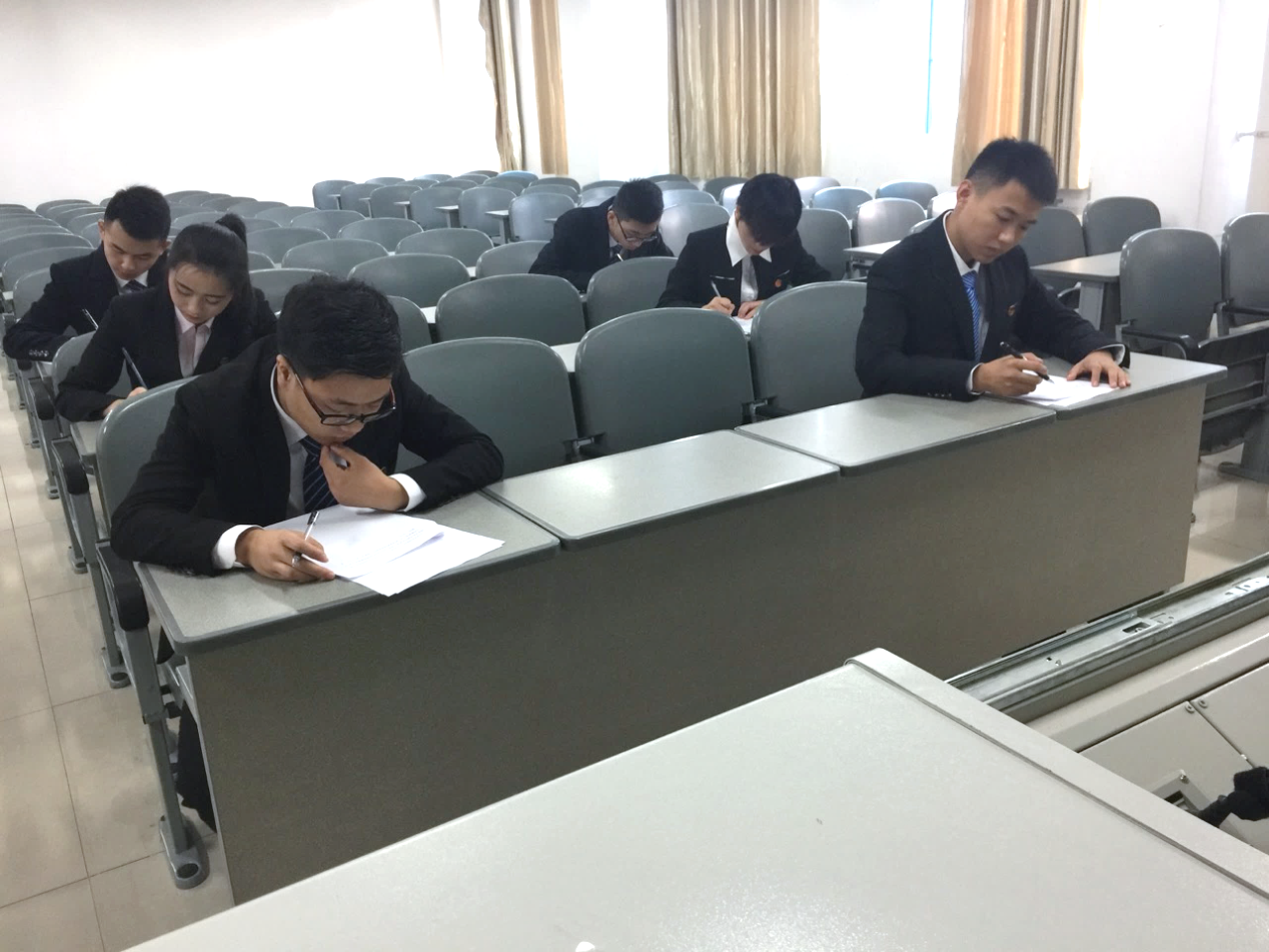2016102418411307.png 笔试现场.png