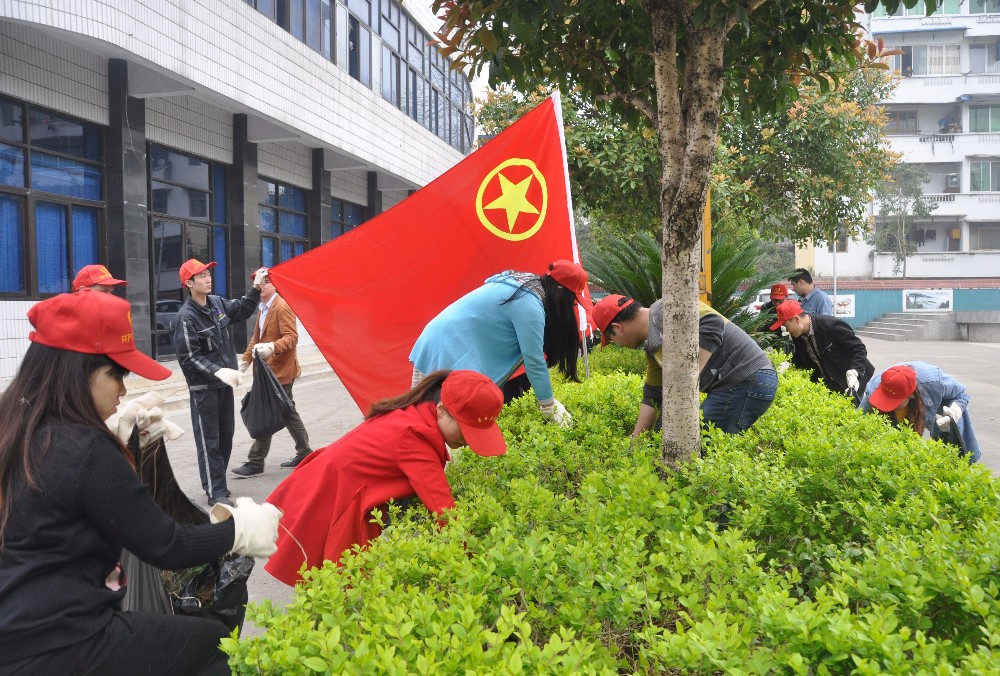 2018032816141506.jpg 捡拾(尹红摄) (2).jpg