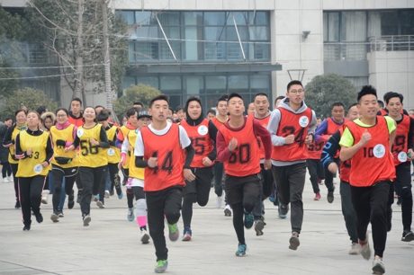 2019012515175107.jpg 登高健身.jpg